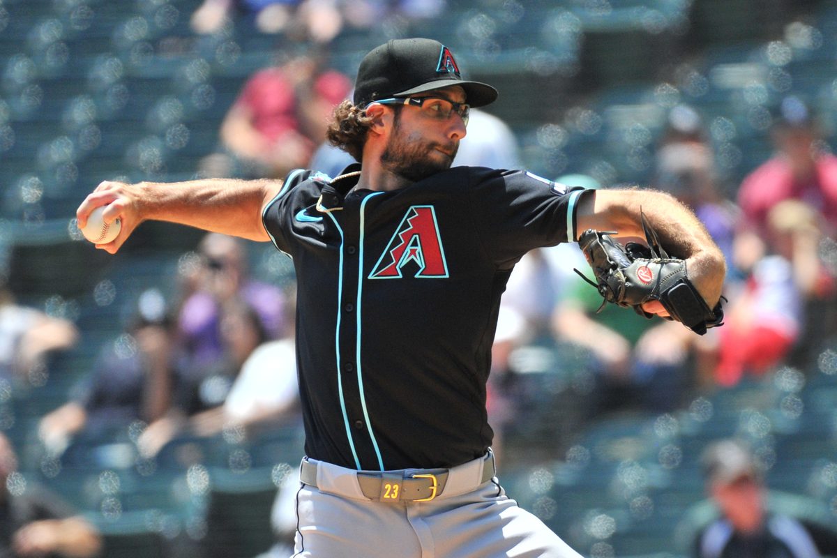 Jun 25, 2025; Chicago, Illinois, USA; Arizona Diamondbacks pitcher Zac Gallen pitches during the first inning against the Chicago White Sox at Rate Field. Mandatory Credit: Patrick Gorski-Imagn Images