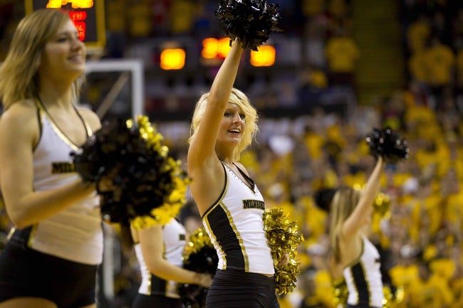 Oakland vs Milwaukee Prediction College Basketball Picks