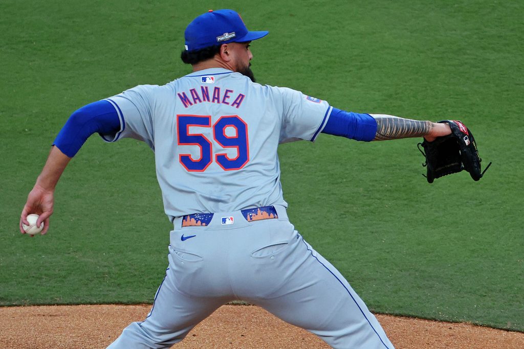 Oct 20, 2024; Los Angeles, California, USA; New York Mets pitcher Sean Manaea (59) pitches during the second inning against the Los Angeles Dodgers during game six of the NLCS for the 2024 MLB playoffs at Dodger Stadium. Mandatory Credit: Kiyoshi Mio-Imagn Images