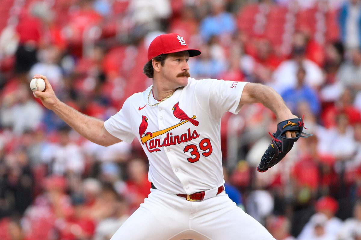 Jun 10, 2025; St. Louis, Missouri, USA; St. Louis Cardinals starting pitcher Miles Mikolas (39) pitches against the Toronto Blue Jays during the second inning at Busch Stadium. Mandatory Credit: Jeff Curry-Imagn Images