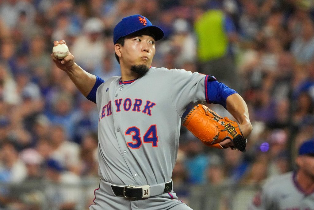 Jul 11, 2025; Kansas City, Missouri, USA; New York Mets starting pitcher Kodai Senga (34) delivers a pitch against the Kansas City Royals during the first inning at Kauffman Stadium. Mandatory Credit: Denny Medley-Imagn Images