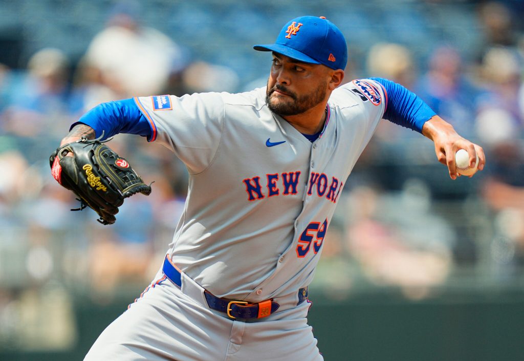 Jul 13, 2025; Kansas City, Missouri, USA; New York Mets starting pitcher Sean Manaea (59) pitches during the sixth inning against the Kansas City Royals at Kauffman Stadium. Mandatory Credit: Jay Biggerstaff-Imagn Images