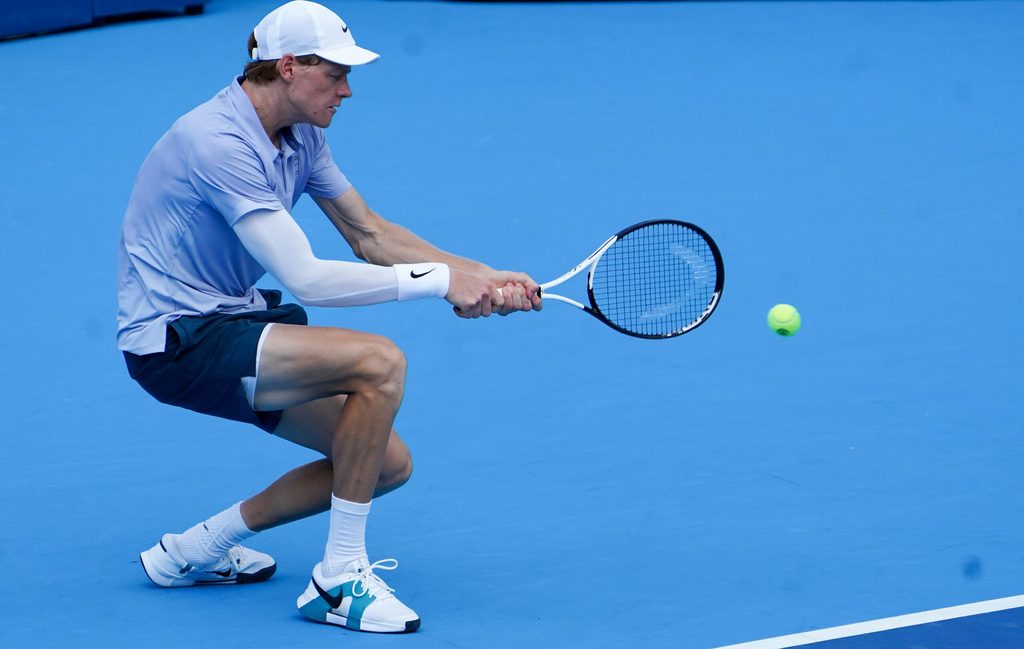 Jannik Sinner returns a serve to Felix Auger-Aliassime in the Cincinnati Open men’s quarterfinals match between Jannik Sinner and Felix Auger-Aliassime, Thursday, Aug. 14, 2025, at the Lindner Family Tennis Center in Mason. Sinner won 6-0, 6-2.