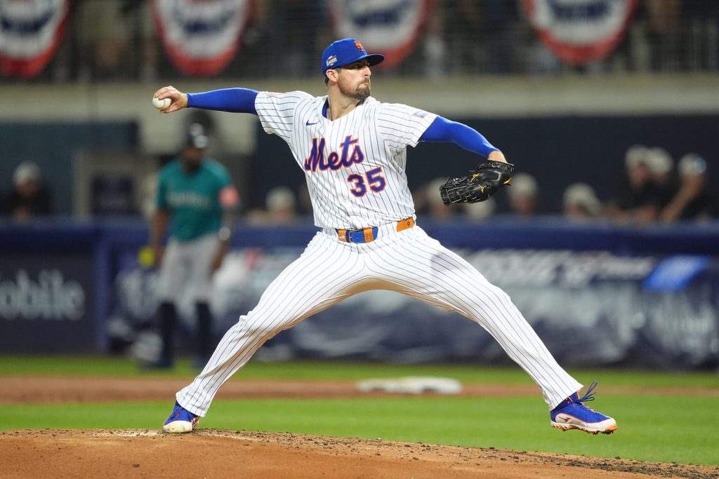 Aug 17, 2025; Williamsport, Pennsylvania, USA; New York Mets starting pitcher Clay Holmes (35) throws a pitch against the Seattle Mariners in the third inning at Journey Bank Ballpark at Historic Bowman Field. Mandatory Credit: Kyle Ross-Imagn Images