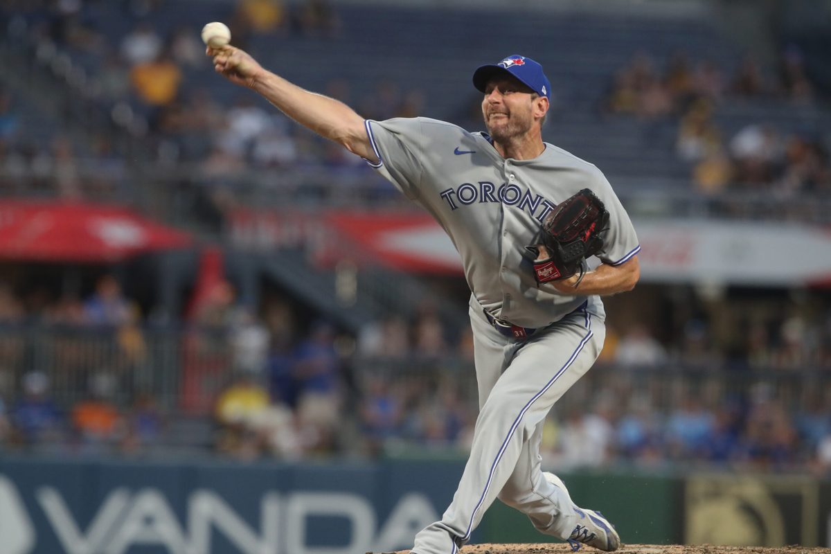 Aug 19, 2025; Pittsburgh, Pennsylvania, USA; Toronto Blue Jays starting pitcher Max Scherzer (31) pitches against the Pittsburgh Pirates during the fourth inning at PNC Park. Mandatory Credit: Charles LeClaire-Imagn Images