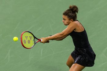 Aug 24, 2025; Flushing, NY, USA; Jasmine Paolini of Italy in action against Destanee Aiava of Australia in the first round of the women’s singles at the US Open at Louis Armstrong Stadium in Billie Jean King National Tennis Centre. Mandatory Credit: Mike Frey-Imagn Images