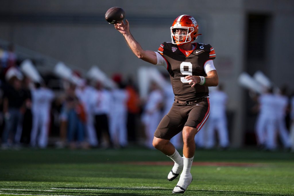 Sep 6, 2025; Cincinnati, Ohio, USA; Bowling Green Falcons quarterback Drew Pyne (9) throws a pass against the Cincinnati Bearcats in the second half at Nippert Stadium. Mandatory Credit: Aaron Doster-Imagn Images
