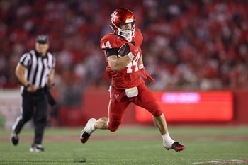 Sep 12, 2025; Houston, Texas, USA; Houston Cougars running back Dean Connors (44) runs with the ball during the third quarter against the Colorado Buffaloes at TDECU Stadium. Mandatory Credit: Troy Taormina-Imagn Images