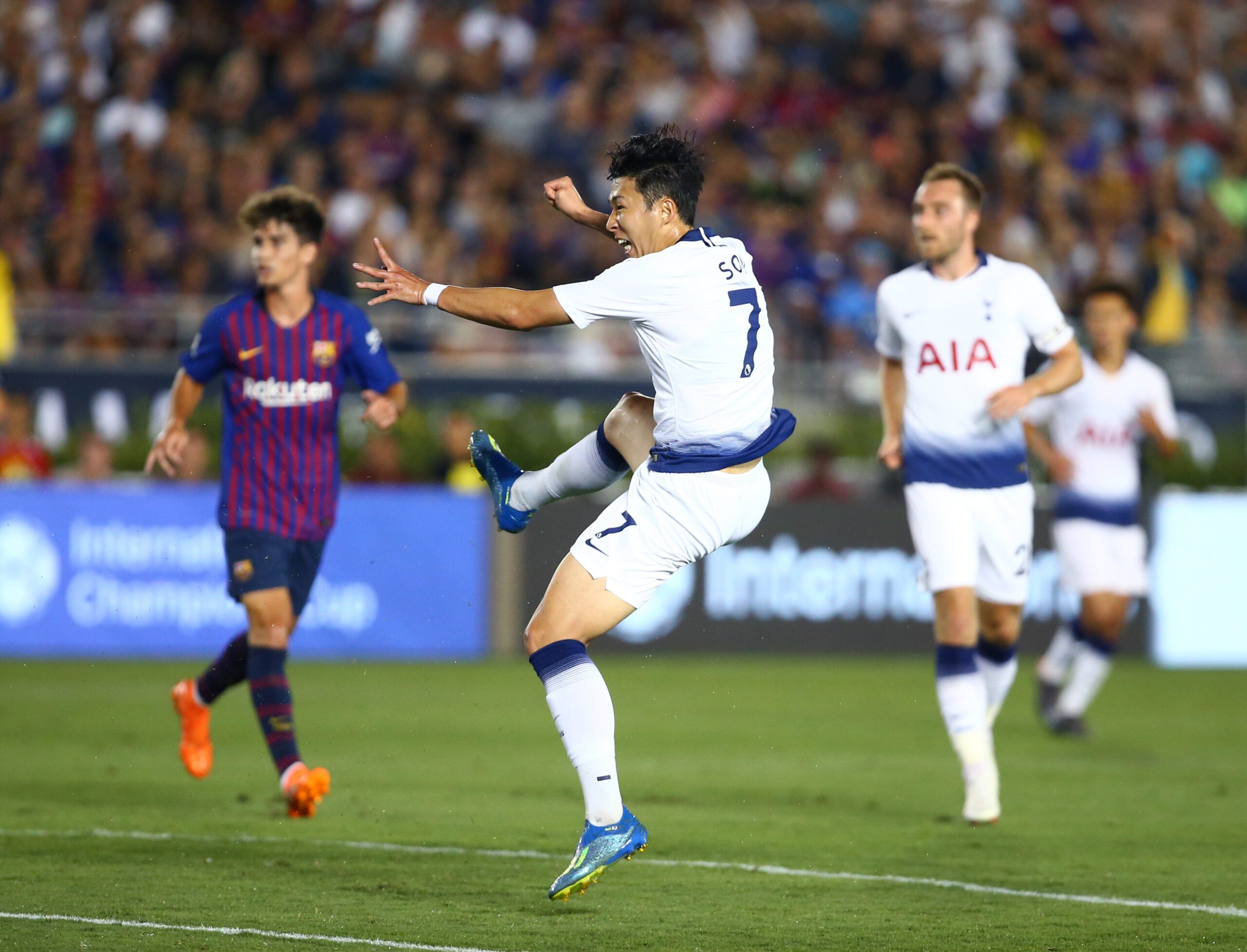 Jul 28, 2018; Pasadena, CA, USA; Tottenham Hotspur forward Son Heung-Min against FC Barcelona during an International Champions Cup soccer match at Rose Bowl. Mandatory Credit: Mark J. Rebilas-Imagn Images