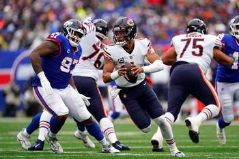 Chicago Bears quarterback Justin Fields (1) scrambles against the New York Giants in the second half. The Giants defeat the Bears, 20-12, at MetLife Stadium on Sunday, Oct. 2, 2022, in East Rutherford.

Nfl Ny Giants Vs Chicago Bears