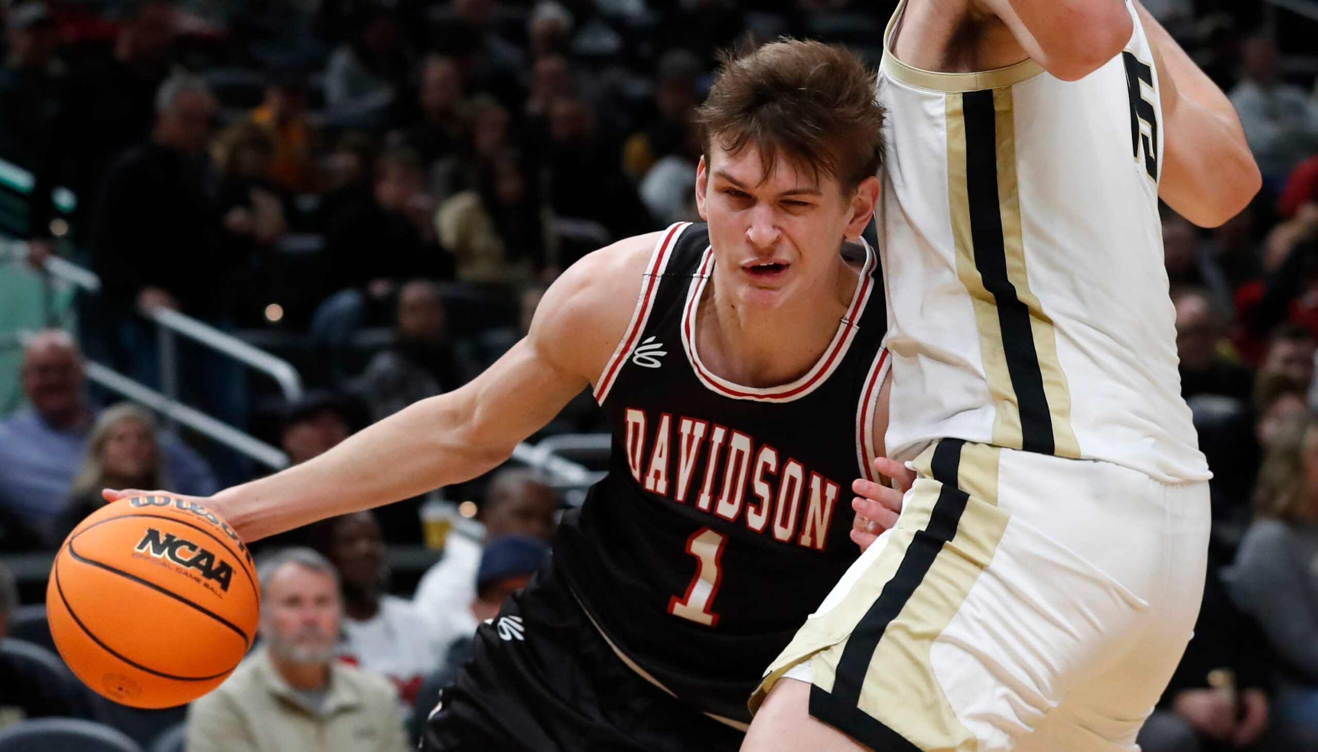 Davidson Wildcats guard Reed Bailey (1) drives to the basket during the Indy Classic NCAA men   s basketball doubleheader against the Purdue Boilermakers, Saturday, Dec. 17, 2022, at Gainbridge Fieldhouse in Indianapolis. Purdue won 69-61.

Purduedavidsonmbb121722 Am14040