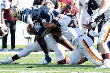 Akron’s Jordan Gant runs the ball against Central Michigan, Oct. 4, 2025.