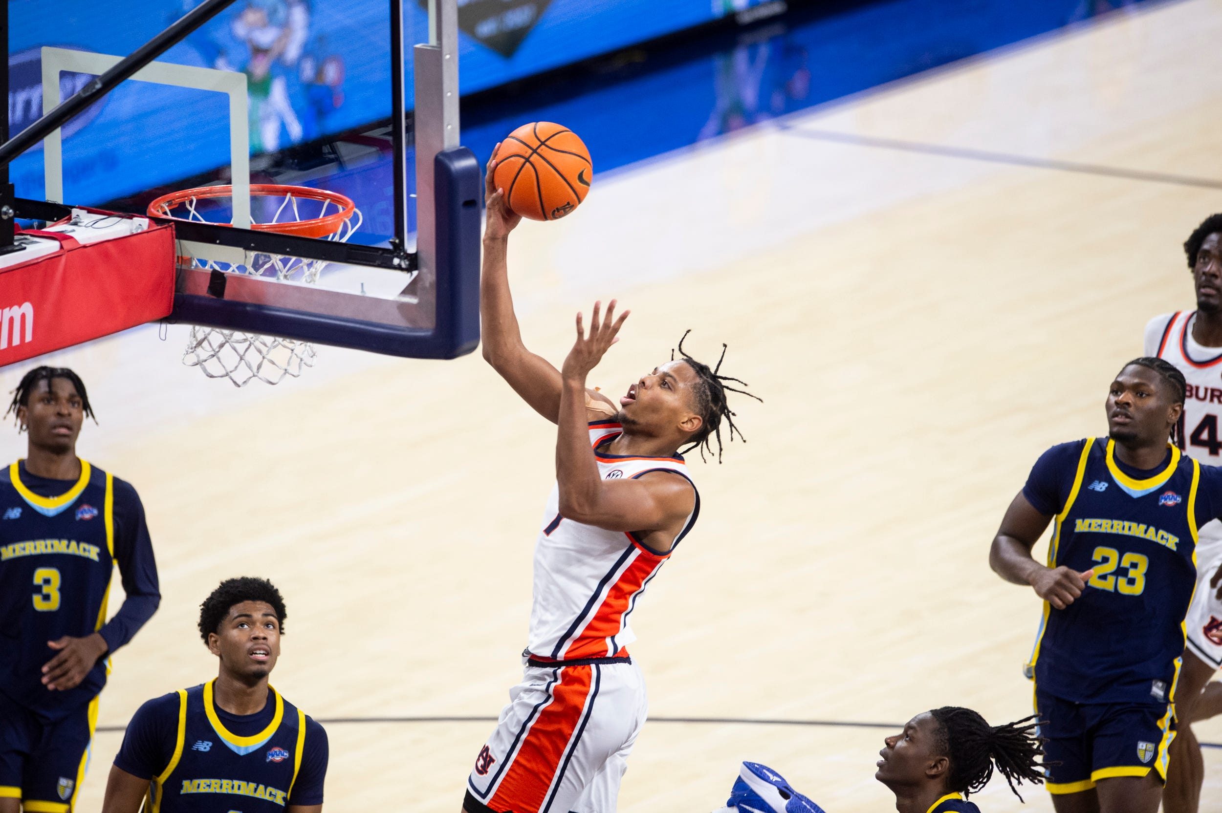 Auburn Tigers forward Keyshawn Hall (7) goes up for a layup as Auburn Tigers take on Merrimack Warriors at Neville Arena in Auburn, Ala. on Thursday, Nov. 6, 2025. Auburn Tigers defeated Merrimack Warriors 95-57.