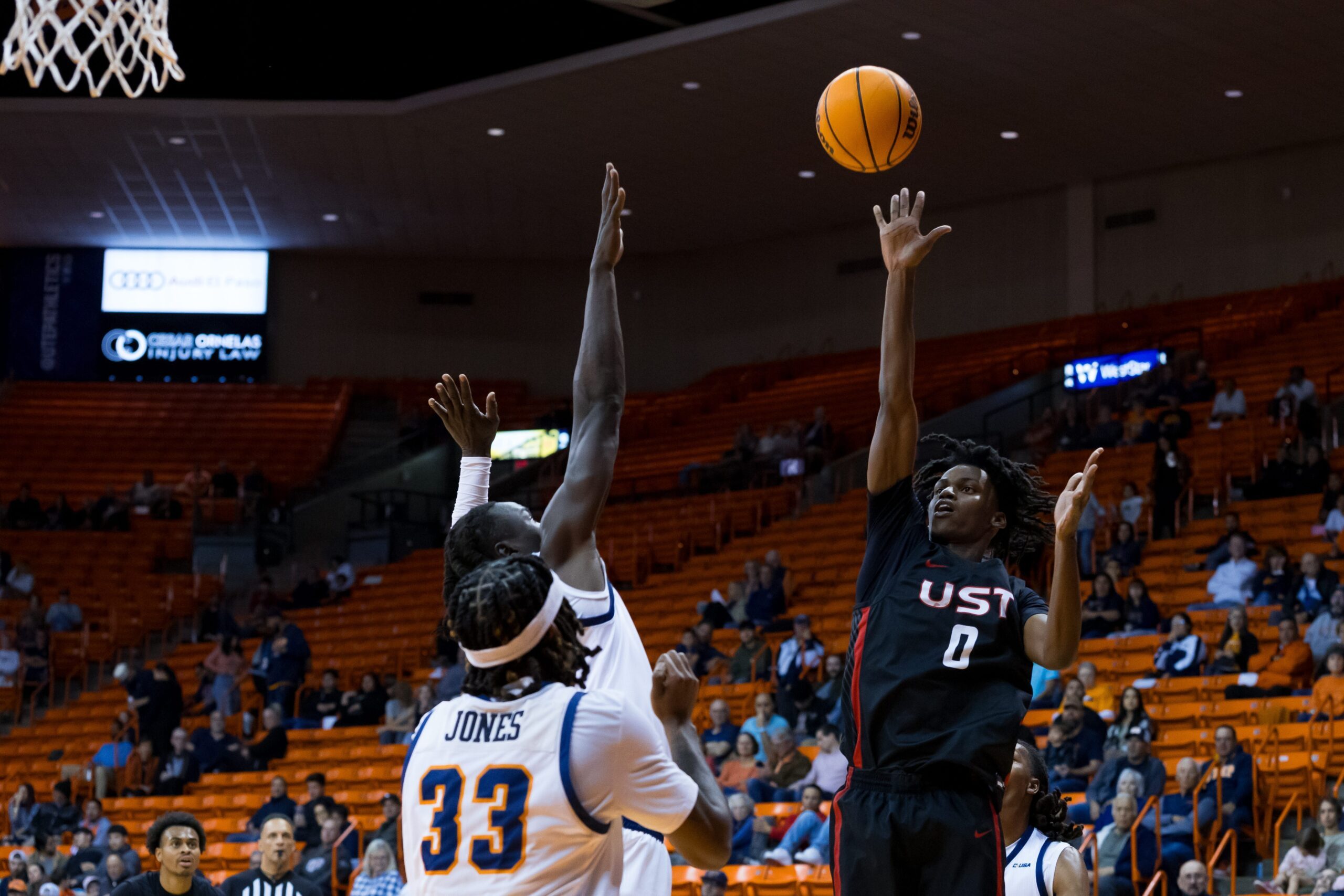 St. Thomas’ Nathan Kongolo (0) shoots the ball during a men’s basketball game against UTEP at the Don Haskins Center in El Paso, Texas, on Wednesday, Nov. 19, 2025.