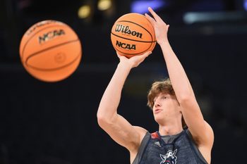 Florida Atlantic University forward Leo Beath (30) takes a shot during a practice preceding the East Regional semifinal round of the NCAA Tournament in Madison Square Garden, Wednesday, March 22, 2023.

Marchmadnesspractice0322 0044