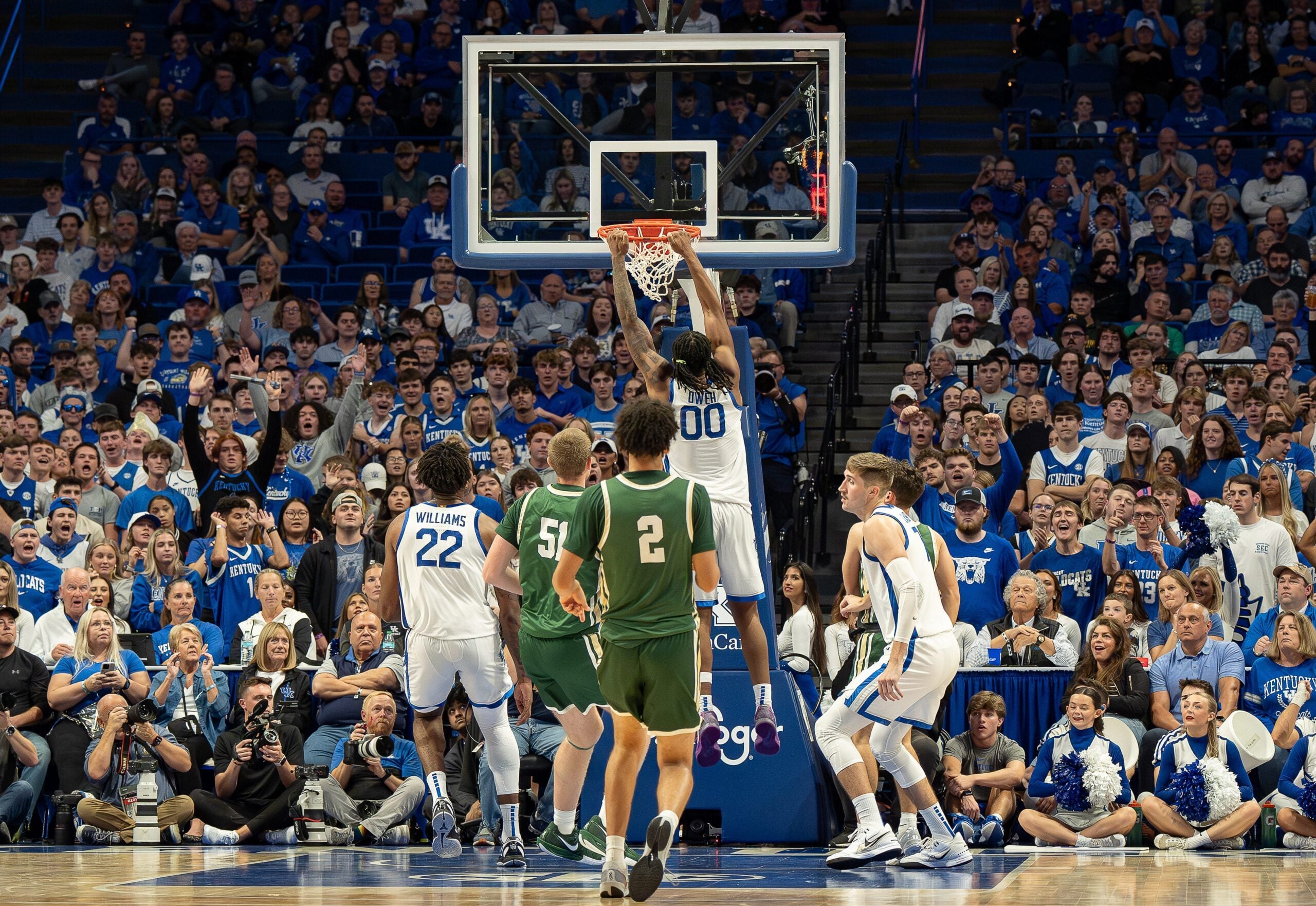 Kentucky's Otega Oweh (00) slammed down two points during the Wildcats' season-opening game against Wright State at Rupp Arena in Lexington, Ky. The Wildcats defeated the Raiders 103-62. November 4, 2024.