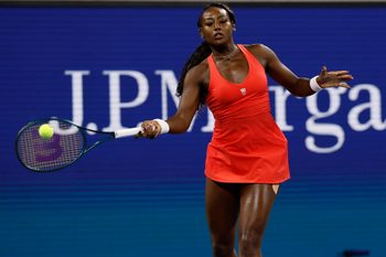 Aug 25, 2025; Flushing, NY, USA; Alycia Parks (USA) hits a forehand against Mirra Andreeva (not pictured) on day two of the 2025 US Open tennis tournament at USTA Billie Jean King National Tennis Center. Mandatory Credit: Geoff Burke-Imagn Images