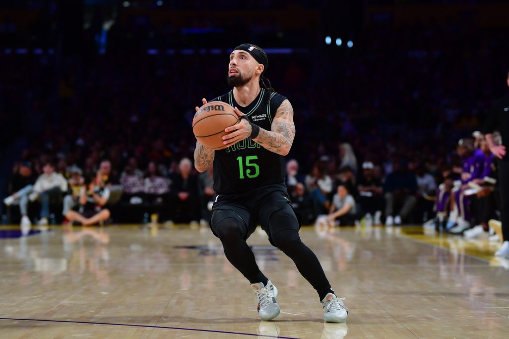 Nov 30, 2025; Los Angeles, California, USA; New Orleans Pelicans guard Jose Alvarado (15) shoots against the Los Angeles Lakers during the second half at Crypto.com Arena. Mandatory Credit: Gary A. Vasquez-Imagn Images