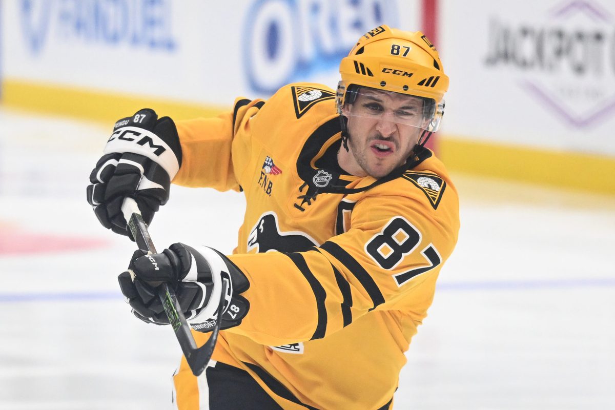 Dec 23, 2025; Toronto, Ontario, CAN;  Pittsburgh Penguins forward Sidney Crosby (87) warms up before playing the Toronto Maple Leafs at Scotiabank Arena. Mandatory Credit: Dan Hamilton-Imagn Images