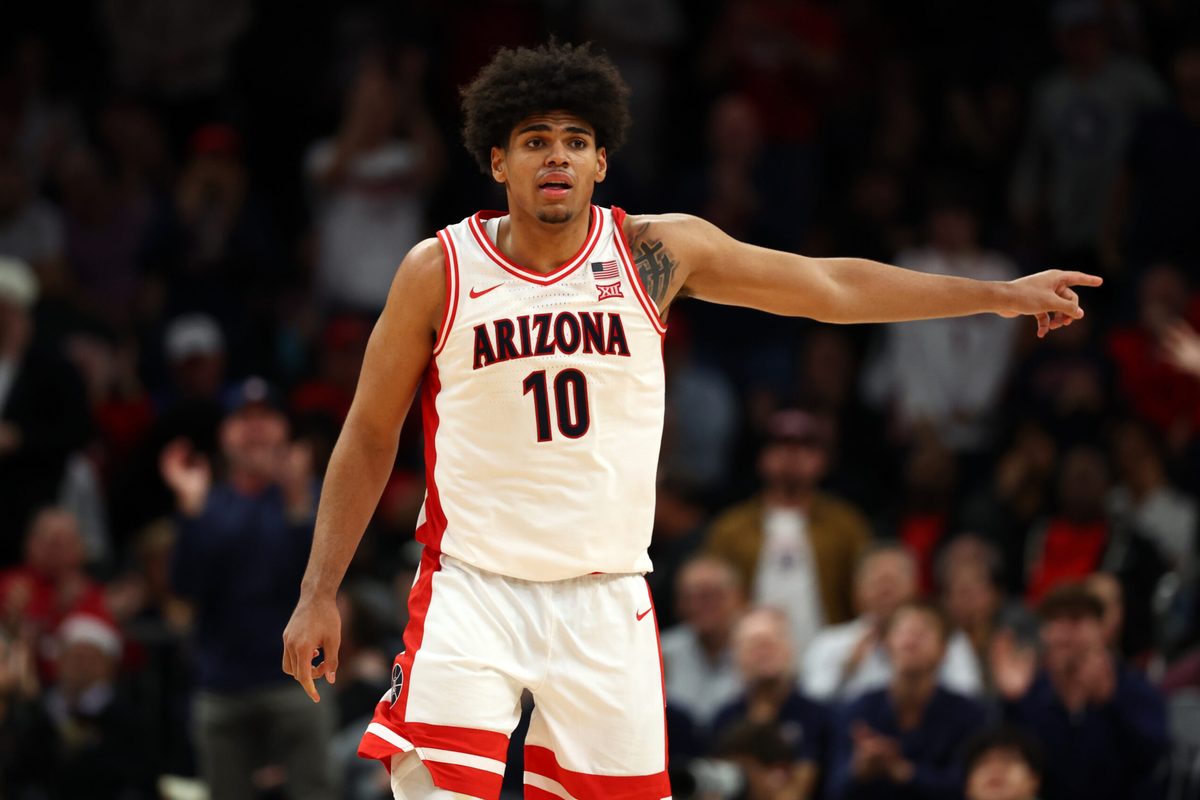 Dec 20, 2025; Phoenix, Arizona, USA; Arizona Wildcats forward Koa Peat (10) against the San Diego State Aztecs during the Hall of Fame Series at Mortgage Matchup Center. Mandatory Credit: Mark J. Rebilas-Imagn Images