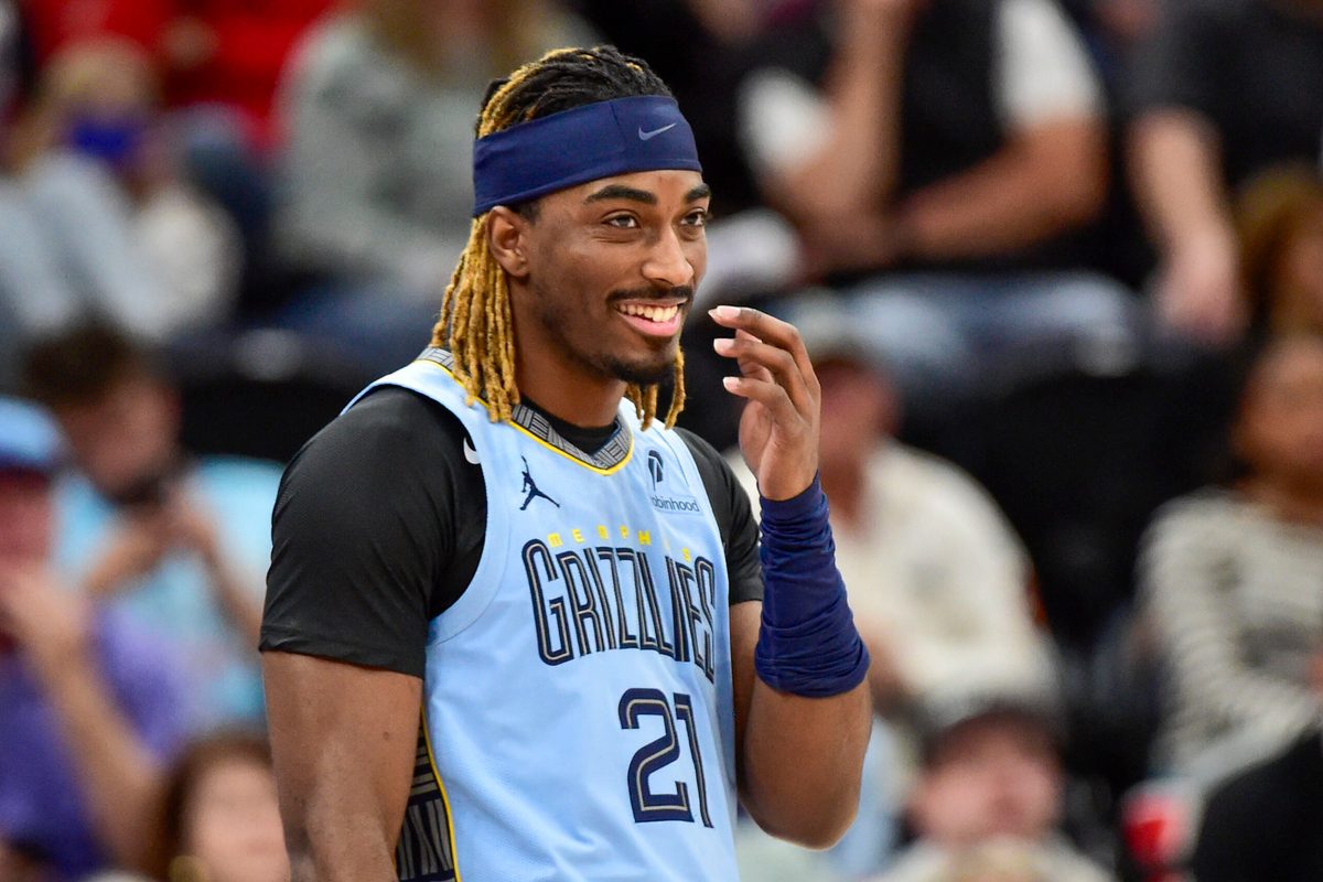 Dec 23, 2025; Salt Lake City, Utah, USA; Memphis Grizzlies guard Jahmai Mashack (21) reacts to a play during the second half against the Utah Jazz at Delta Center. Mandatory Credit: Peter Creveling-Imagn Images