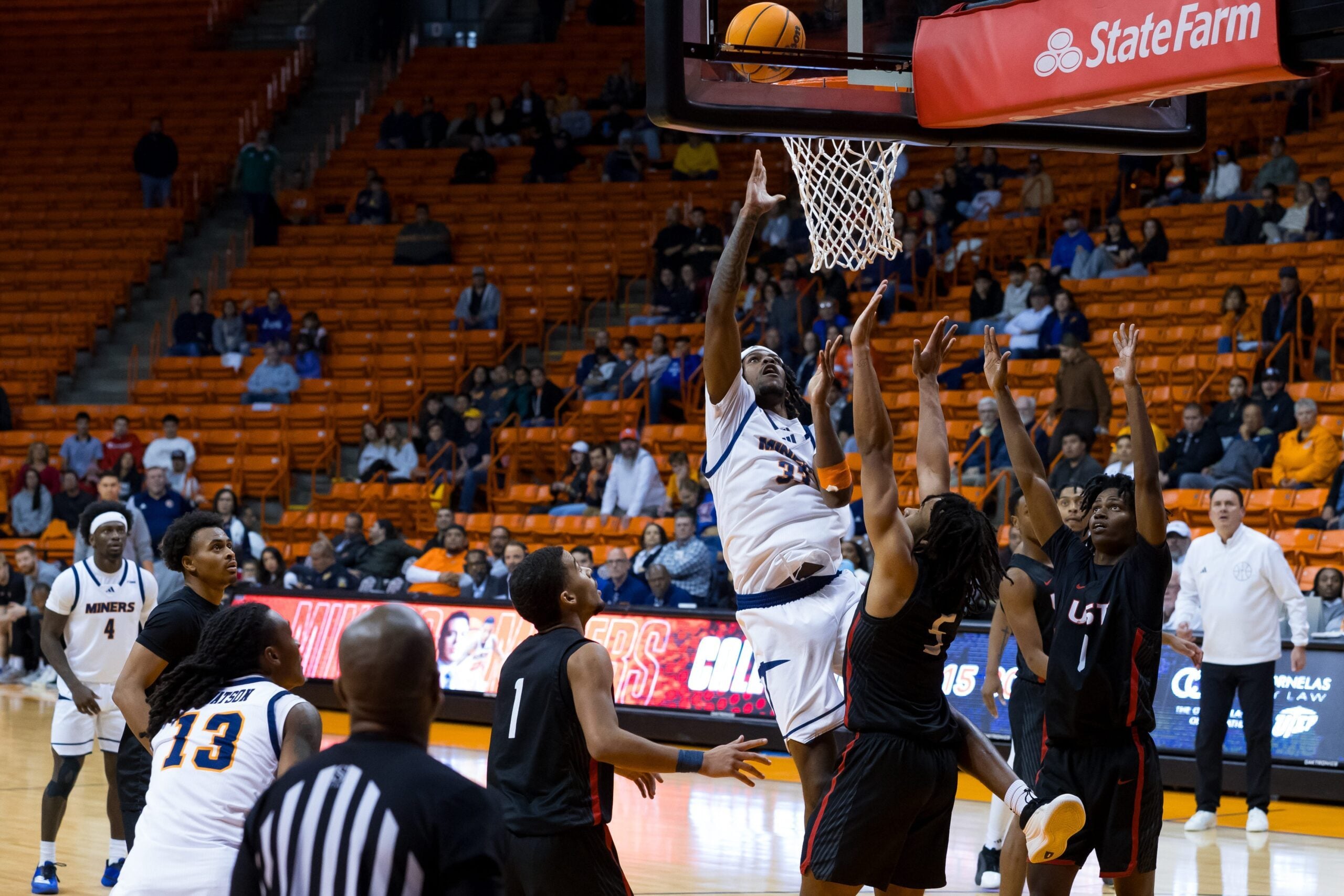 UTEP’s Elijah Jones (33) goes up for a layup during overtime in a men’s basketball game against St. Thomas at the Don Haskins Center in El Paso, Texas, on Wednesday, Nov. 19, 2025.