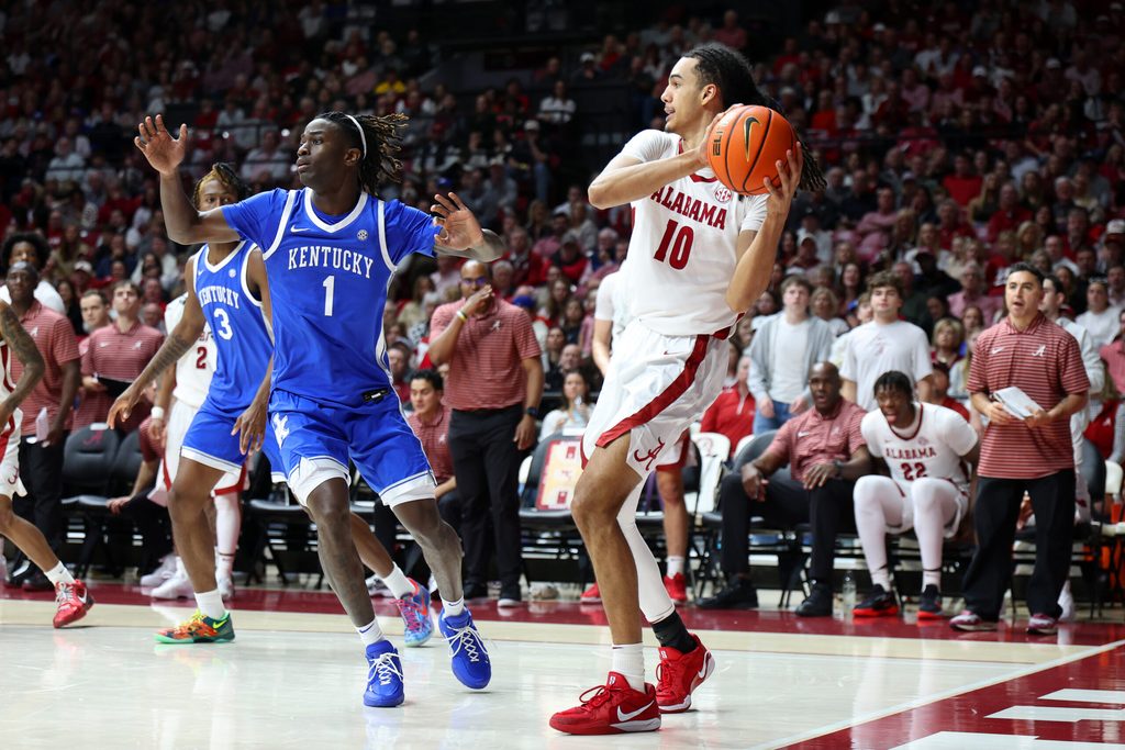 Jan 3, 2026; Tuscaloosa, Alabama, USA; Kentucky Wildcats guard Denzel Aberdeen (1) guards Alabama Crimson Tide forward Keitenn Bristow (10) during the second half at Coleman Coliseum. Mandatory Credit: David Leong-Imagn Images