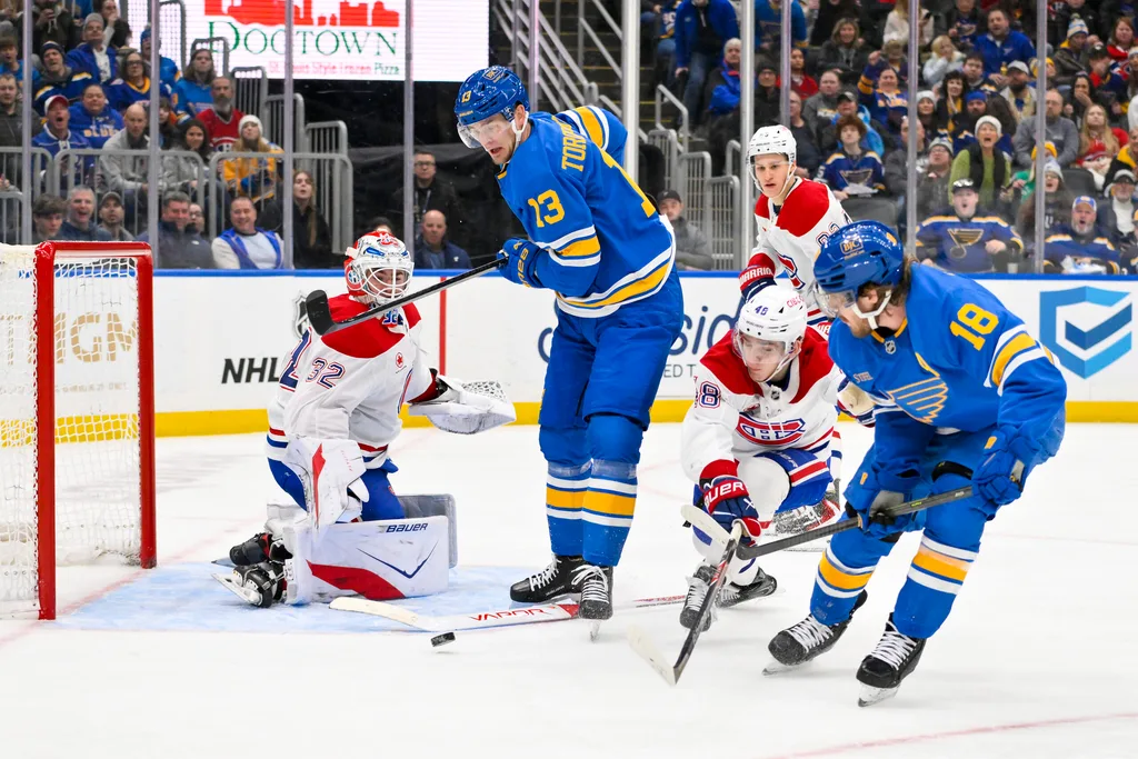 Jan 3, 2026; St. Louis, Missouri, USA; St. Louis Blues center Robert Thomas (18) scores a shorthanded goal against Montreal Canadiens defenseman Lane Hutson (48) and goaltender Jacob Fowler (32) during the second period at Enterprise Center. Mandatory Credit: Jeff Curry-Imagn Images