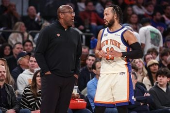 Jan 3, 2026; New York, New York, USA; New York Knicks head coach Mike Brown talks with guard Jalen Brunson (11) in the third quarter against the Philadelphia 76ers at Madison Square Garden. Mandatory Credit: Wendell Cruz-Imagn Images