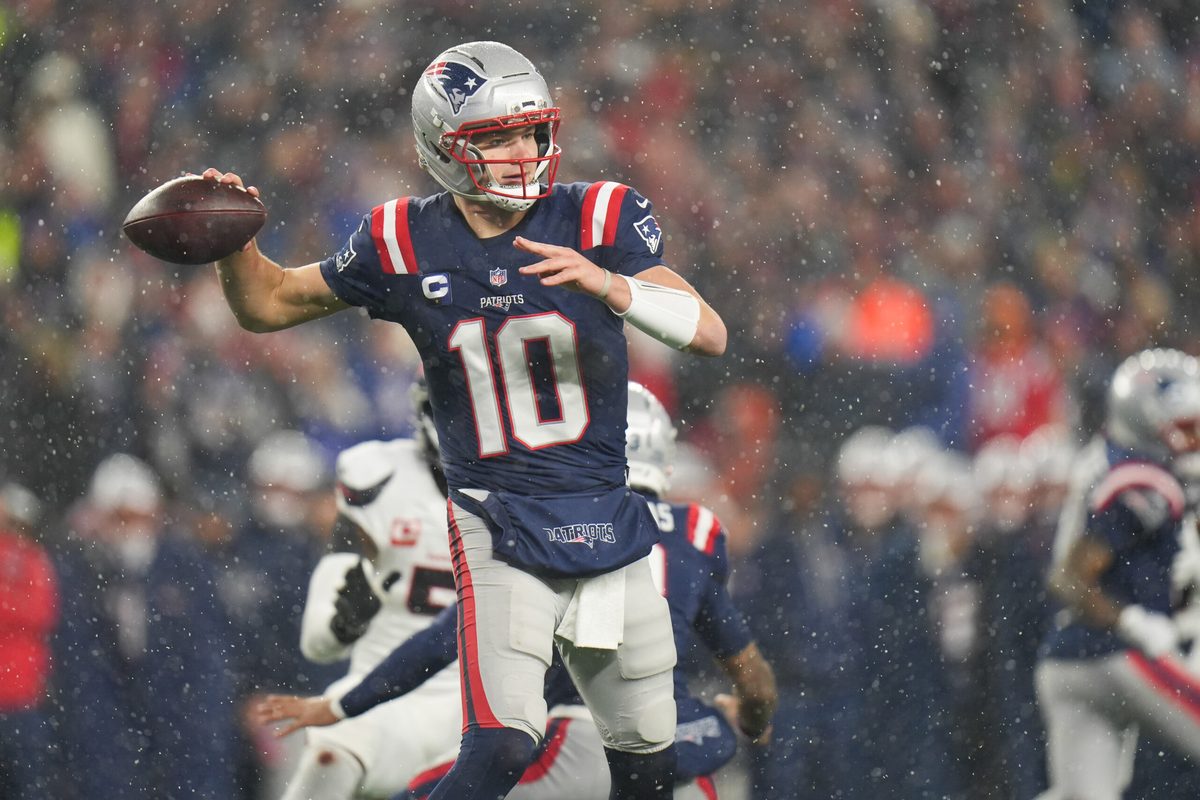 Jan 18, 2026; Foxborough, MA, USA; New England Patriots quarterback Drake Maye (10) throws in the third quarter against the Houston Texans in an AFC Divisional Round game at Gillette Stadium. Mandatory Credit: David Butler II-Imagn Images
