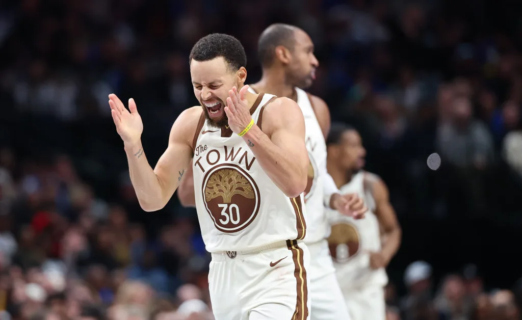 Jan 22, 2026; Dallas, Texas, USA; Golden State Warriors guard Stephen Curry (30) reacts during the second half against the Golden State Warriors at American Airlines Center. Mandatory Credit: Kevin Jairaj-Imagn Images