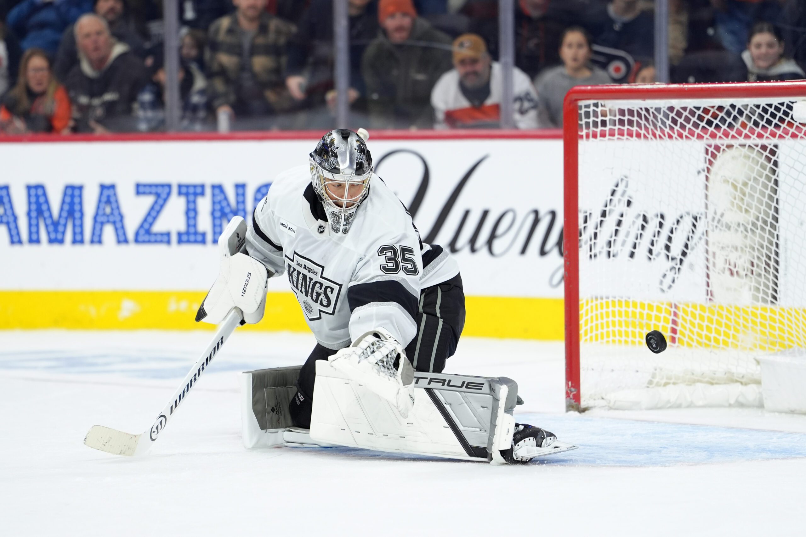 Jan 31, 2026; Philadelphia, Pennsylvania, USA; Los Angeles Kings goaltender Darcy Kuemper (35) defends a shot in overtime against the Philadelphia Flyers at Xfinity Mobile Arena. Mandatory Credit: Kyle Ross-Imagn Images