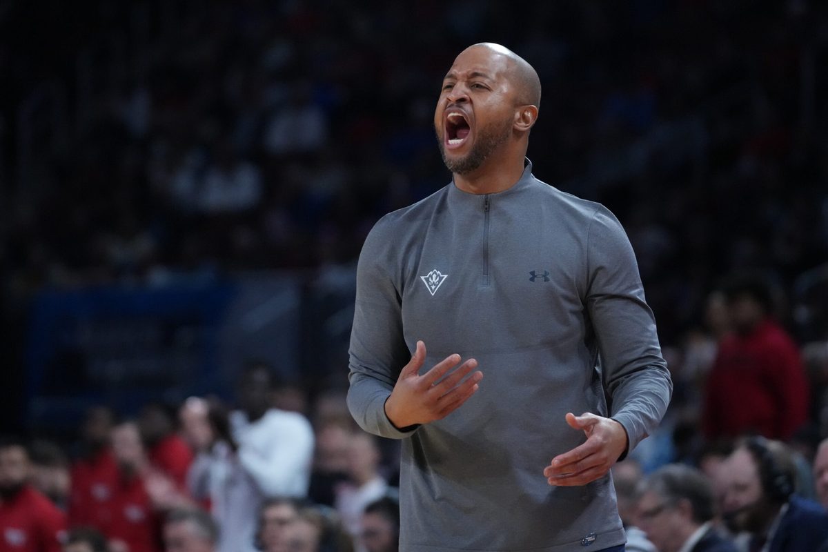 Mar 20, 2025; Wichita, KS, USA; North Carolina-Wilmington Seahawks head coach Takayo Siddle in the first half of a first round men’s NCAA Tournament game against the Texas Tech Red Raiders at Intrust Bank Arena. Mandatory Credit: Kirby Lee-Imagn Images