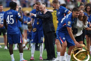 [Subscription Customers Only] Jul 13, 2025; East Rutherford, New Jersey, USA; Chelsea FC midfielder Cole Palmer (10) celebrates with the golden ball trophy after the final of the 2025 FIFA Club World Cup at MetLife Stadium. Mandatory Credit: Lee Smith-Reuters via Imagn Images