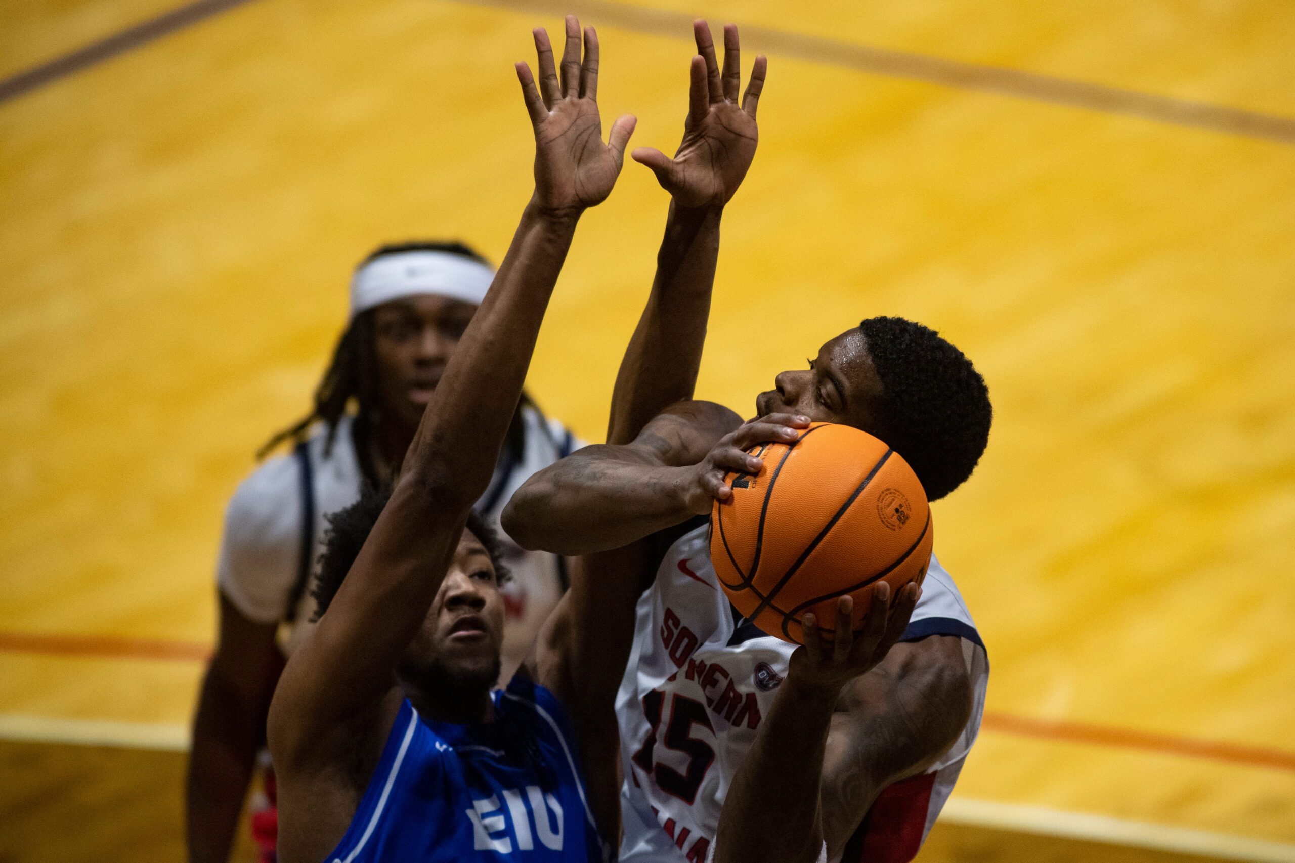 Southern Indiana's Amaree Brown (15) takes a shot as the University of Southern Indiana Screaming Eagles host the Eastern Illinois University Panthers in a doubleheader at Liberty Arena in Evansville, Ind., Thursday, Jan. 22, 2026.