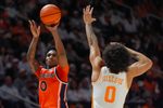 Auburn guard Tahaad Pettiford (0) shoots the ball in front of Tennessee guard Ja'Kobi Gillespie (0) during a NCAA basketball game between the Tennessee Volunteers and Auburn Tigers at Thompson-Boling Arena at Food City Center in Knoxville, Tenn., on Jan. 31, 2026.