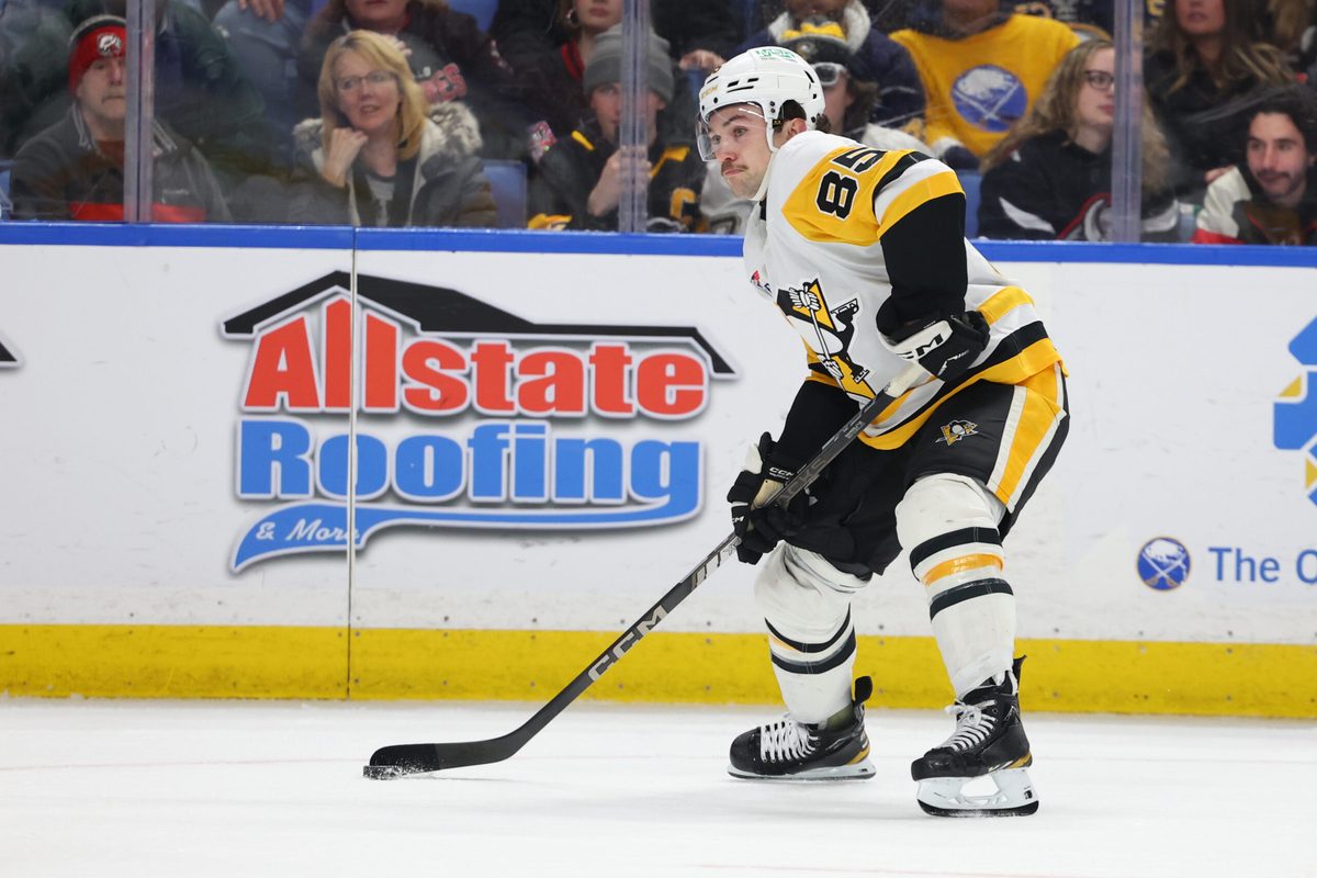 Feb 5, 2026; Buffalo, New York, USA; Pittsburgh Penguins right wing Avery Hayes (85) looks to make a pass during the third period against the Buffalo Sabres at KeyBank Center. Mandatory Credit: Timothy T. Ludwig-Imagn Images