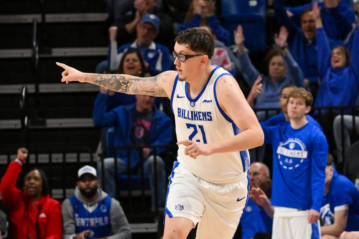 Feb 7, 2026; St. Louis, Missouri, USA; Saint Louis Billikens center Robbie Avila (21) reacts after making a three point shot against the La Salle Explorers during the second half at Chaifetz Arena. Mandatory Credit: Jeff Curry-Imagn Images