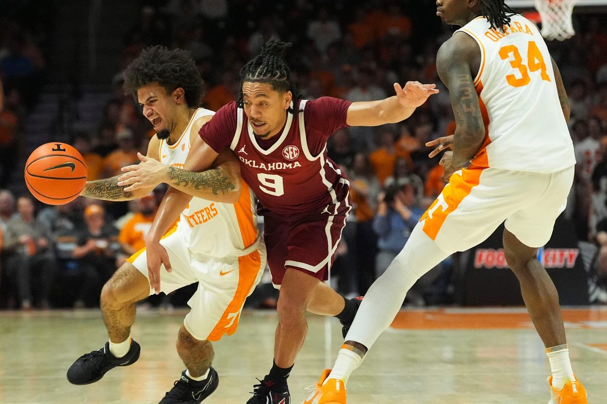 Tennessee guard Ja’Kobi Gillespie (0) moves the ball while guarded by Oklahoma guard Nijel Pack (9) during an NCAA college basketball game on Feb. 18, 2026, in Knoxville, Tennessee.