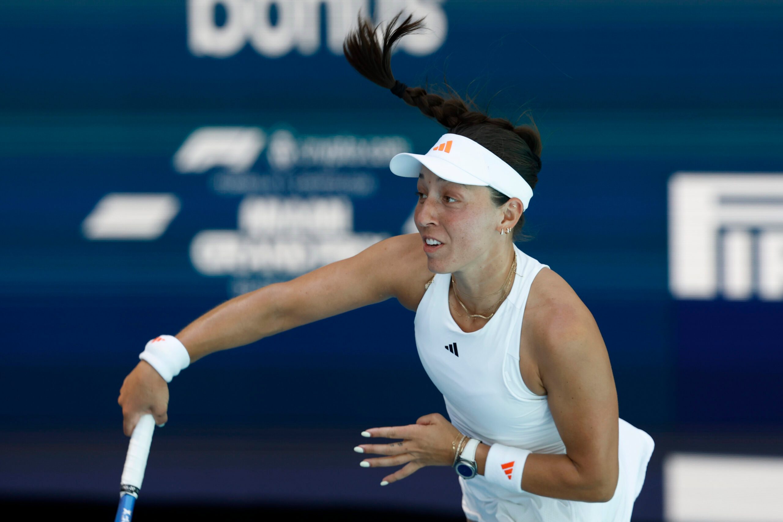 Mar 22, 2026; Miami Gardens, FL, USA; Jessica Pegula (USA) serves against Leylah Fernandez (CAN) (not pictured) on day six of the 2026 Miami Open at Hard Rock Stadium. Mandatory Credit: Geoff Burke-Imagn Images