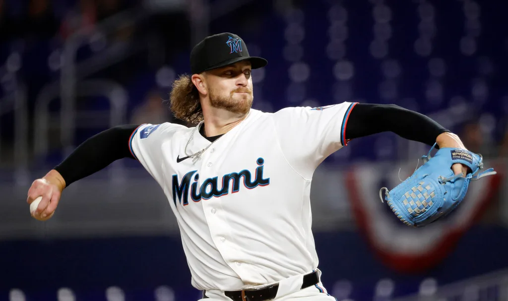 Mar 30, 2026; Miami, Florida, USA; Miami Marlins starting pitcher Chris Paddack (33) pitches against the Chicago White Sox during the first inning at loanDepot Park. Mandatory Credit: Rhona Wise-Imagn Images