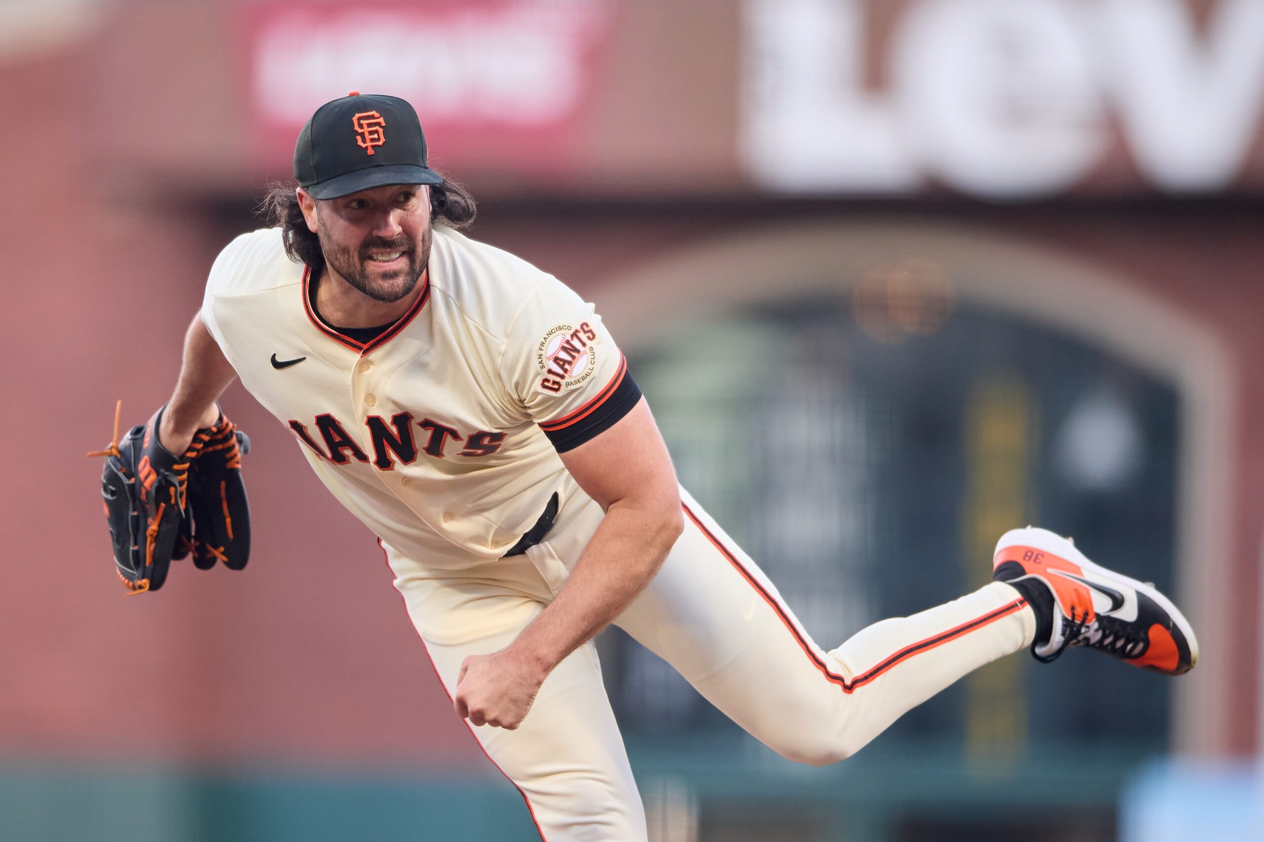 Apr 2, 2026; San Francisco, California, USA; San Francisco Giants starting pitcher Robbie Ray (38) throws a pitch against the New York Mets during the first inning at Oracle Park. Mandatory Credit: Robert Edwards-Imagn Images