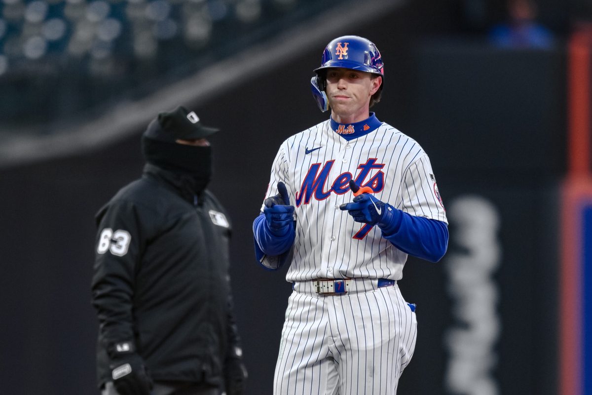 Apr 8, 2026; New York City, New York, USA; New York Mets third baseman Brett Baty (7) reacts after hitting a double against the Arizona Diamondbacks during the eighth inning at Citi Field. Mandatory Credit: John Jones-Imagn Images