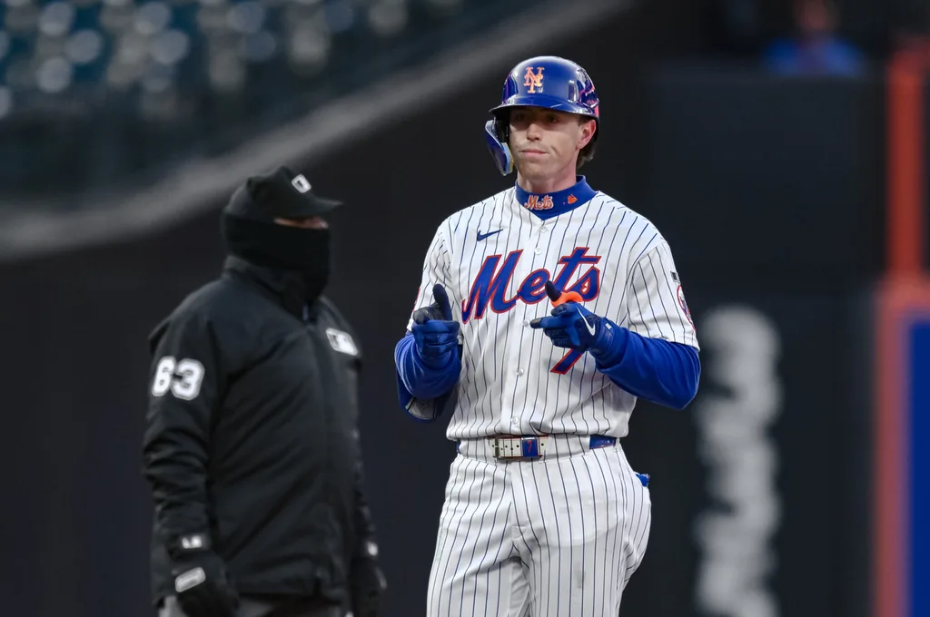 Apr 8, 2026; New York City, New York, USA; New York Mets third baseman Brett Baty (7) reacts after hitting a double against the Arizona Diamondbacks during the eighth inning at Citi Field. Mandatory Credit: John Jones-Imagn Images