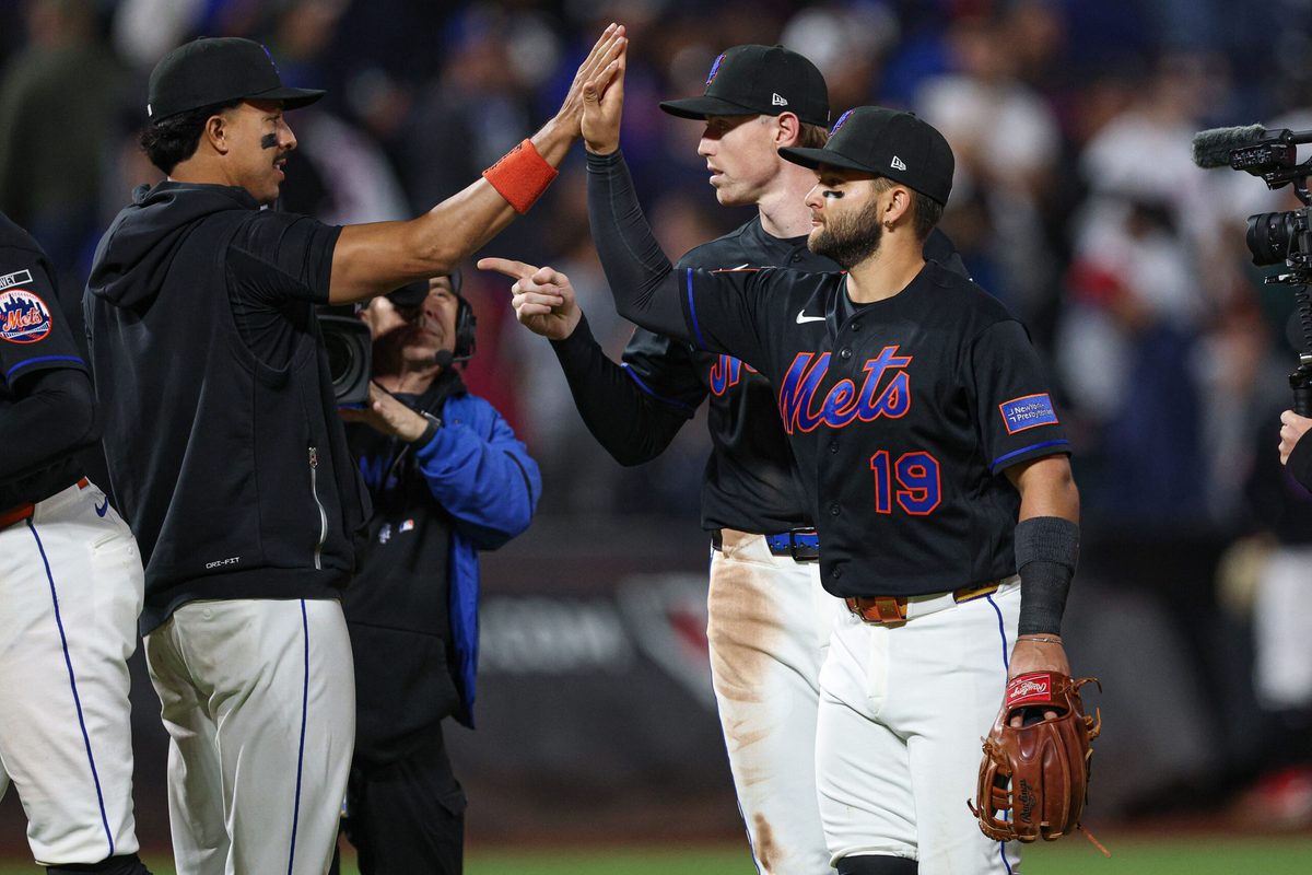 Apr 23, 2026; New York City, New York, USA;  New York Mets shortstop Bo Bichette (19) celebrates with teammates after defeating the Minnesota Twins at Citi Field. Mandatory Credit: Vincent Carchietta-Imagn Images