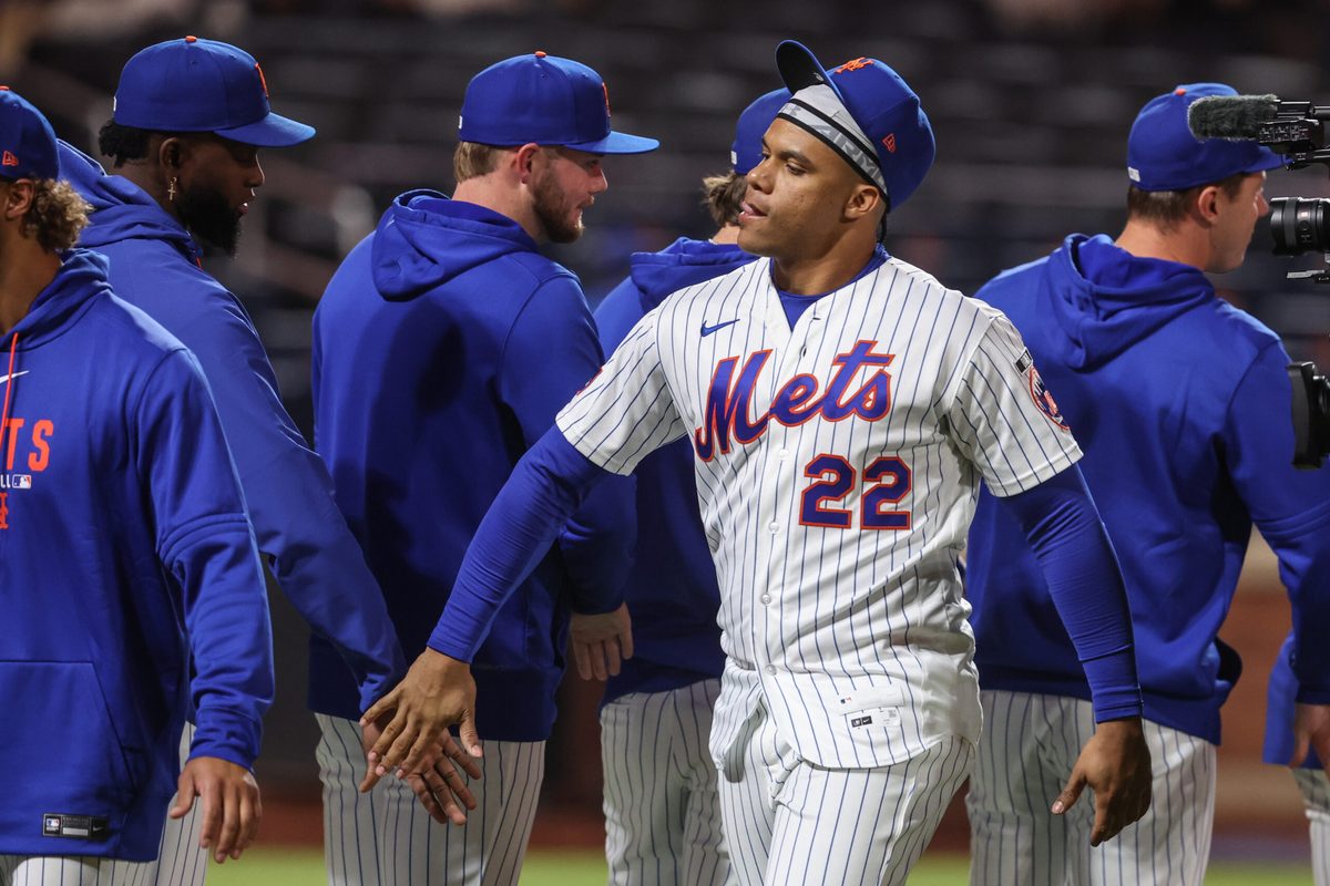 Apr 28, 2026; New York City, New York, USA; New York Mets designated hitter Juan Soto (22) celebrates with his teammates after defeating the Washington Nationals 8-0 at Citi Field. Mandatory Credit: Wendell Cruz-Imagn Images