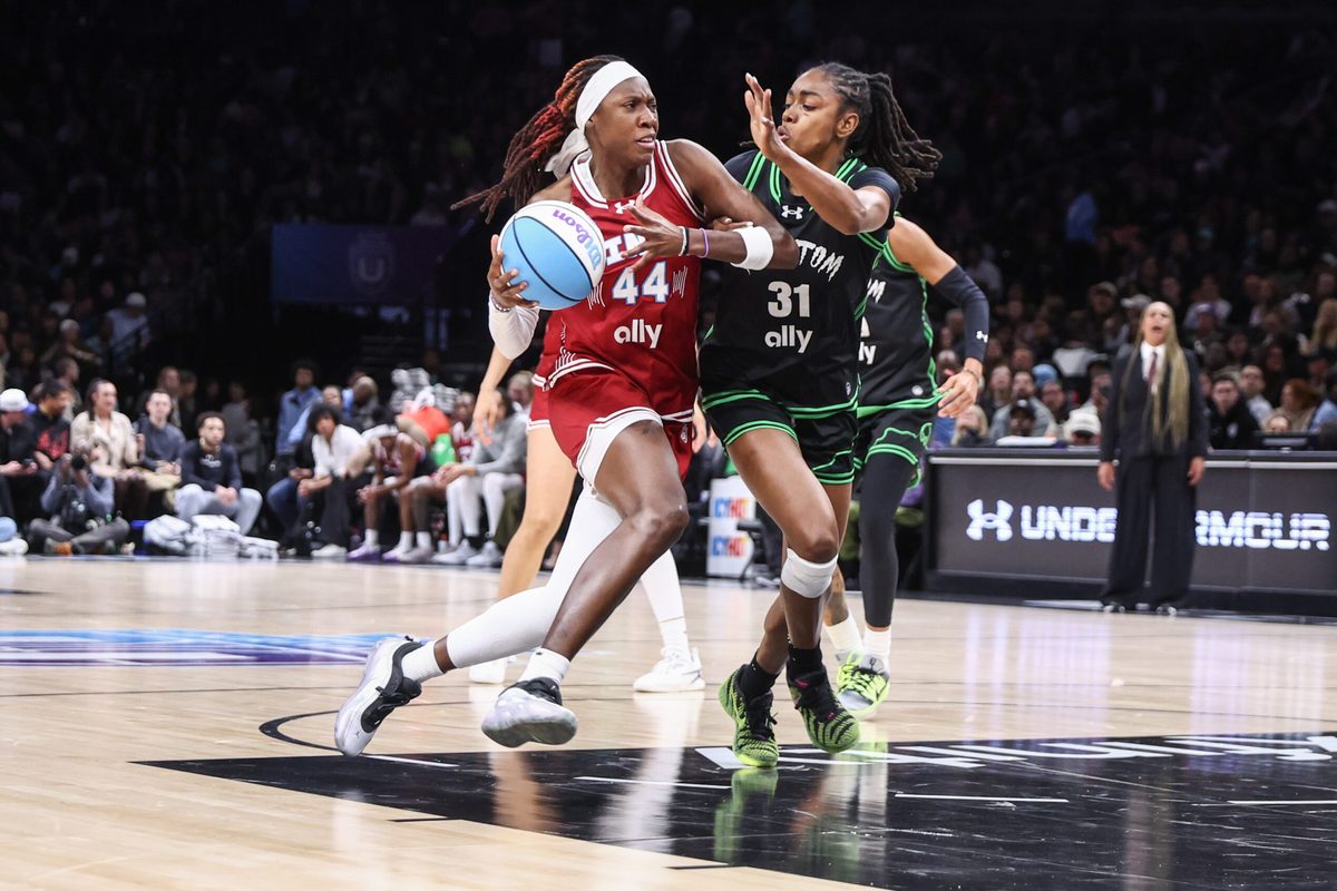 Mar 2, 2026; Brooklyn, NY, USA;  Vinyl BC wing Rhyne Howard (44) looks to drive past Phantom BC guard Tiffany Hayes (31) in the fourth quarter at Barclay's Center. Mandatory Credit: Wendell Cruz-Imagn Images