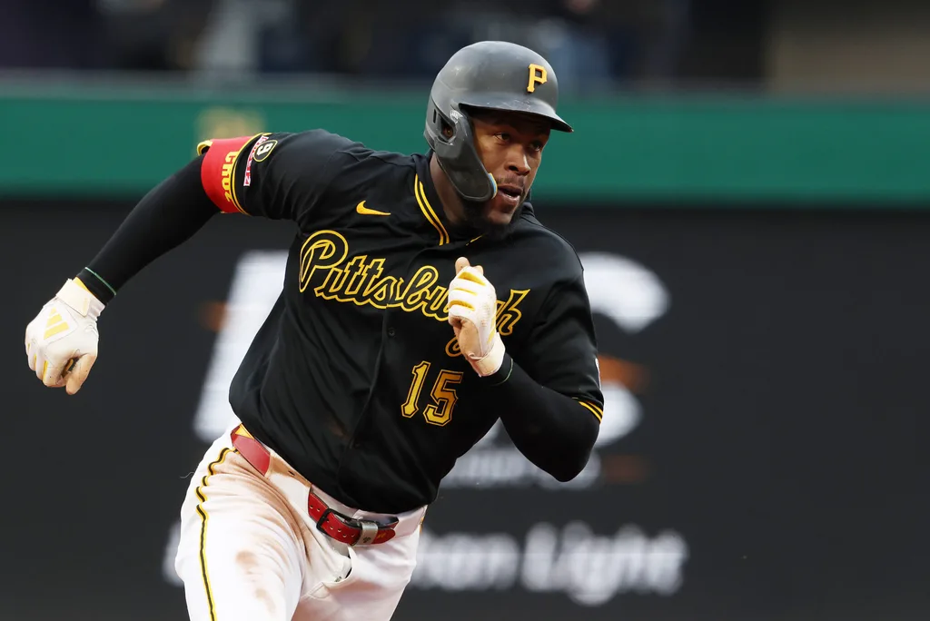 Apr 30, 2026; Pittsburgh, Pennsylvania, USA; Pittsburgh Pirates center fielder Oneil Cruz (15) runs the bases on his way to scoring a run against the St. Louis Cardinals during the ninth inning at PNC Park. Mandatory Credit: Charles LeClaire-Imagn Images