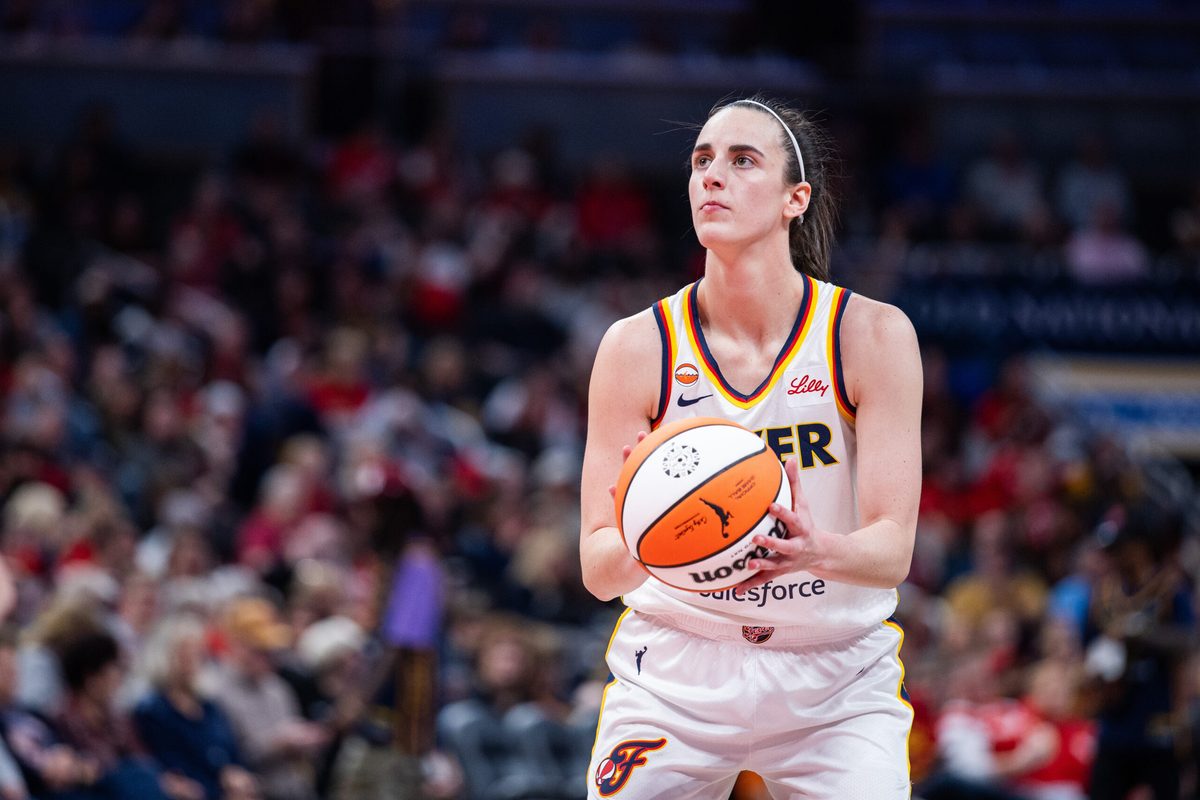 Apr 30, 2026; Indianapolis, IN, USA; Indiana Fever guard Caitlin Clark (22)  shoots the ball  in the second half against the Dallas Wings at the Gainbridge Fieldhouse. Mandatory Credit: Trevor Ruszkowski-Imagn Images