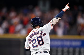May 5, 2026; Houston, Texas, USA; Houston Astros shortstop Braden Shewmake (28) motions as he rounds the bases on a solo home run in the third inning against the Los Angeles Dodgers at Daikin Park. Mandatory Credit: Maria Lysaker-Imagn Images
